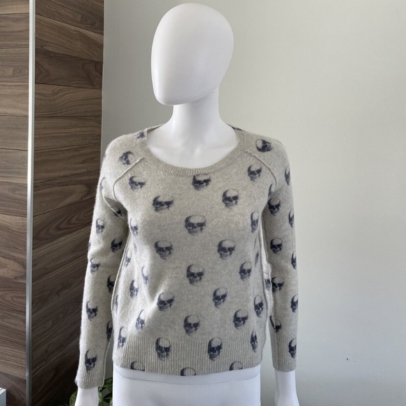 360 Cashmere Tops - 360 Cashmere Sweater Crop Skull 100% Cashmere Sz Small❤️